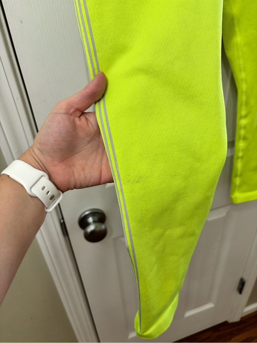 Fabletics Ultra High-Waisted Seamless Sprint Legging Neon Safety Yellow Sz Small - Picture 5 of 8